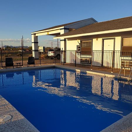 Riata Inn - Marfa Ngoại thất bức ảnh