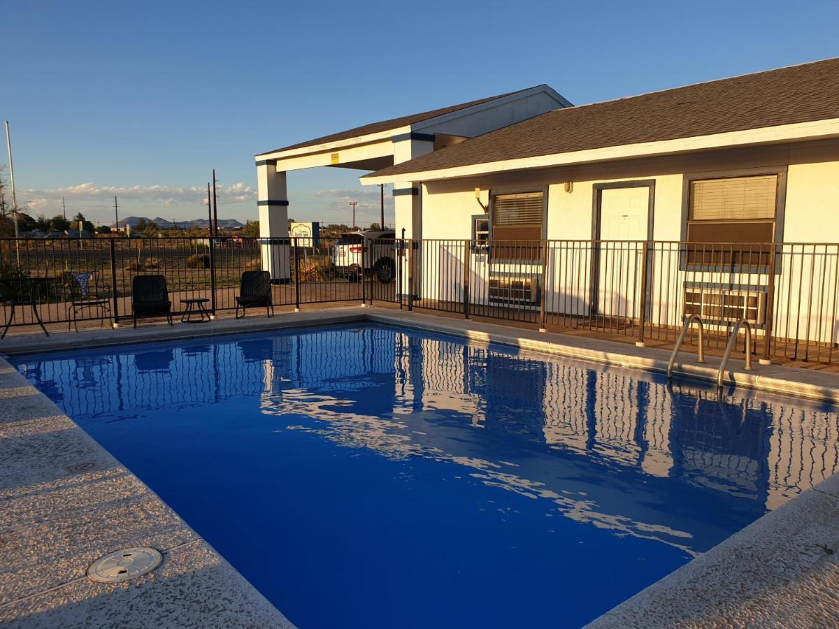 Riata Inn - Marfa Ngoại thất bức ảnh